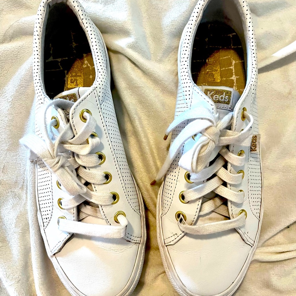 White Keds 8.5. Hardly Worn. Some scuffs on the inside & laces.